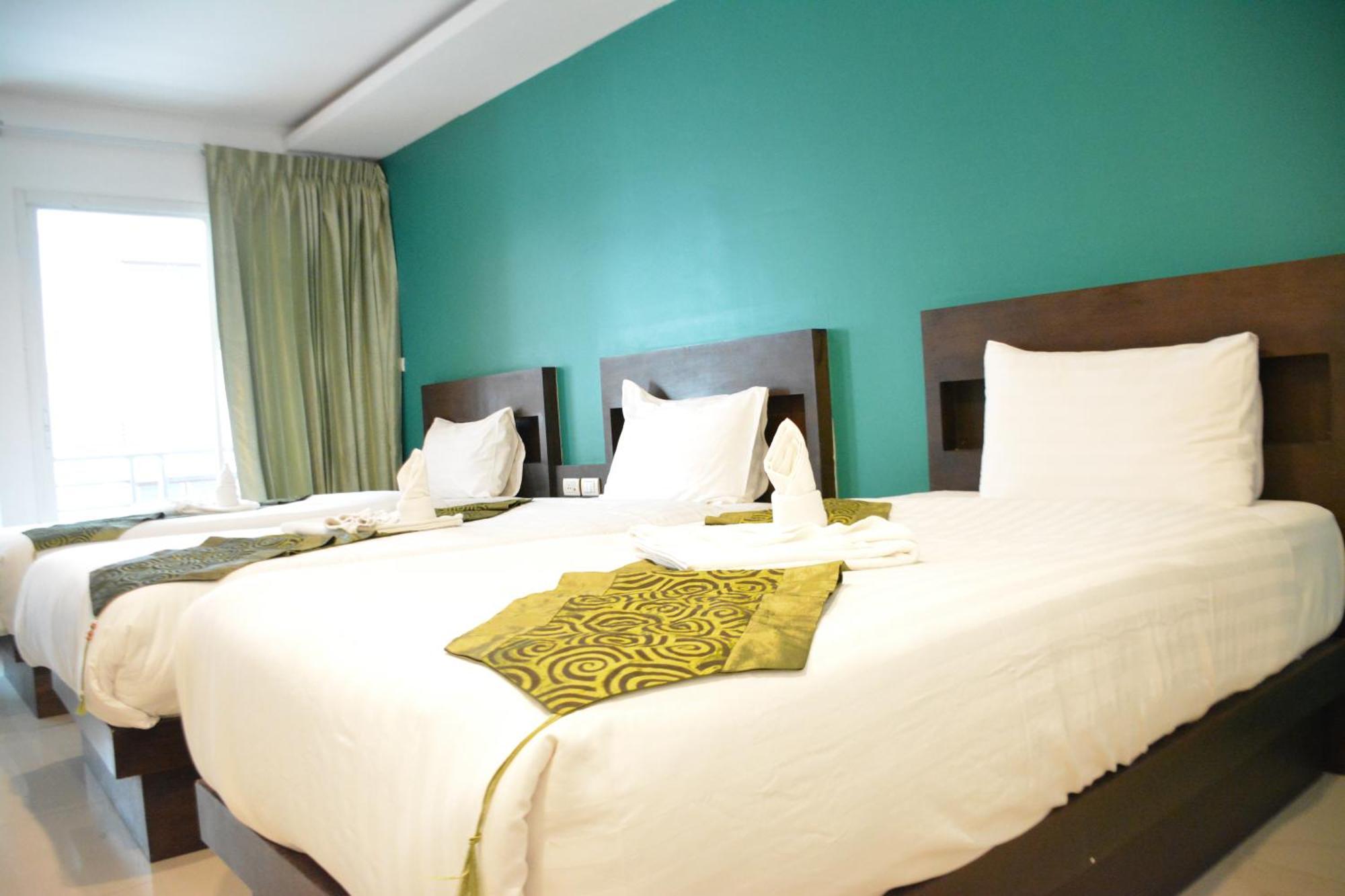 Zephyr Grand Hotel Patong Exterior photo