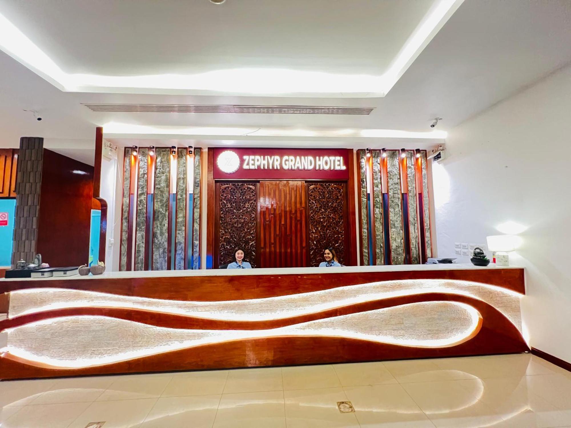 Zephyr Grand Hotel Patong Exterior photo