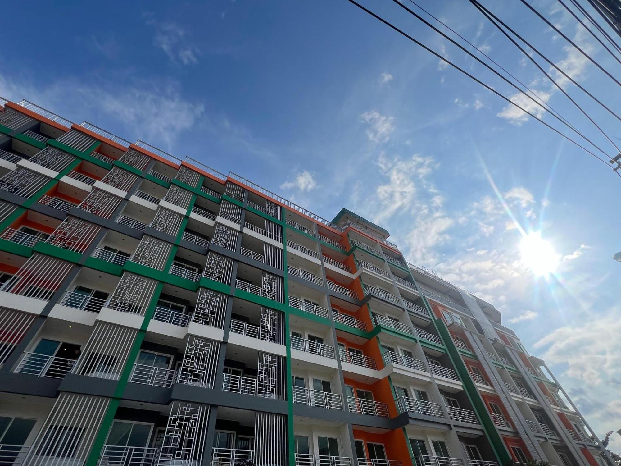 Zephyr Grand Hotel Patong Exterior photo