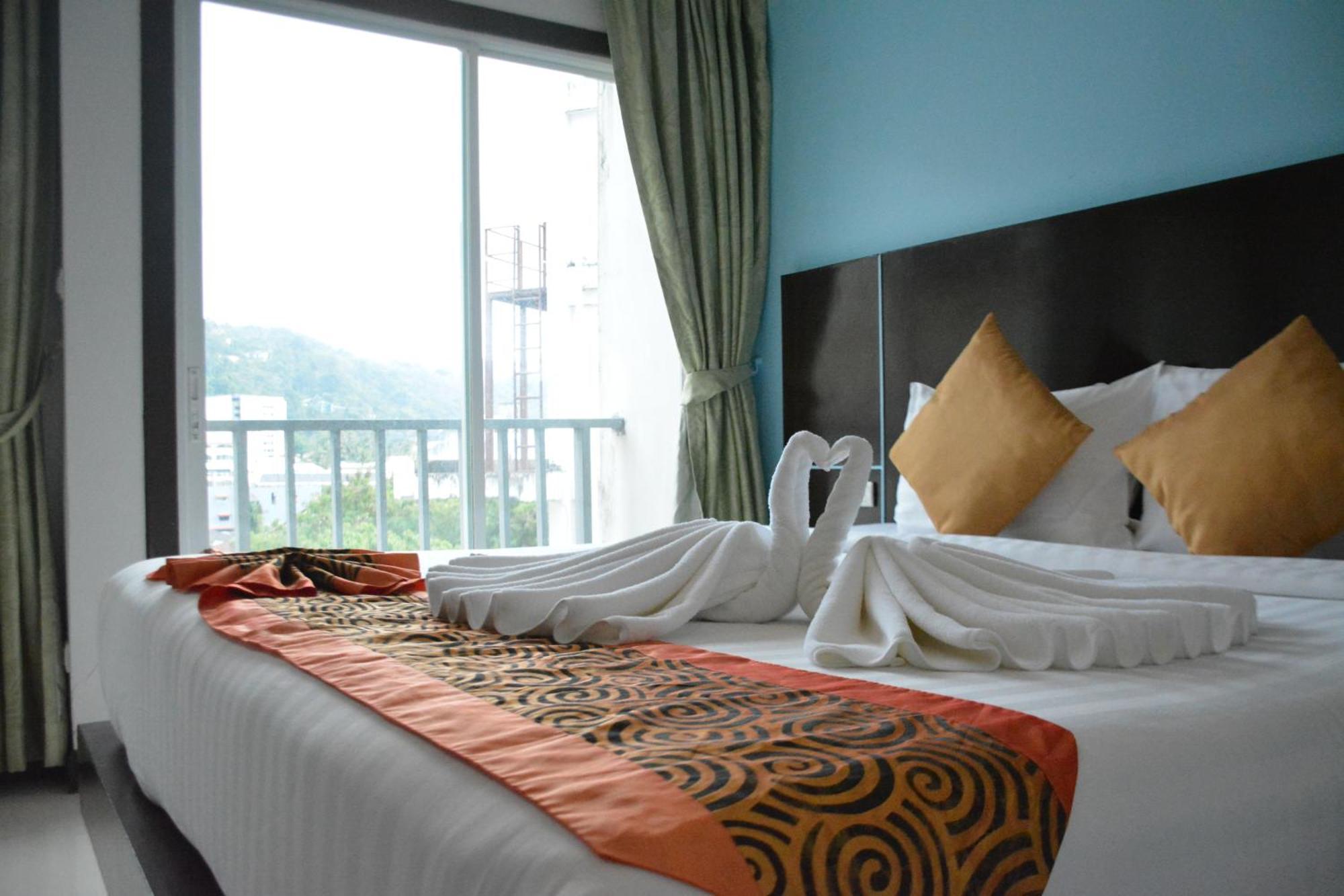 Zephyr Grand Hotel Patong Exterior photo